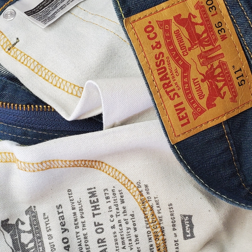 Levis - Picture 3 of 3